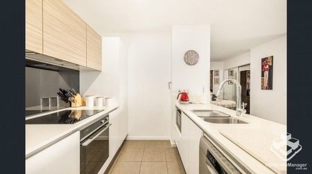 Stylish East-Facing Apartment at Waterford Apartments â Available 19th December - Photo 3