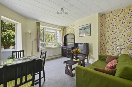 Price £462 pw - Available Now - Furnished - Photo 2