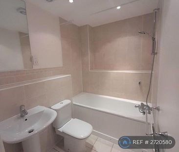 1 bedroom penthouse to rent - Photo 6