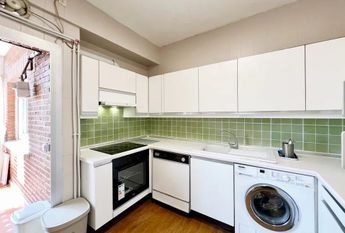 Calle Pedro Heredia, Madrid, Community of Madrid 28028