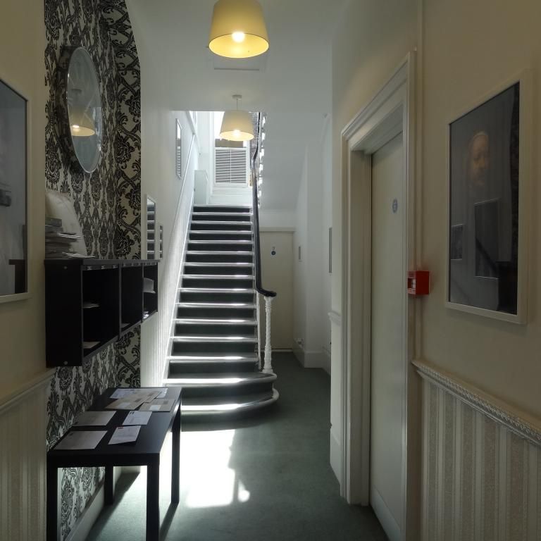 Flat 14 Belgrave Road, Pimlico SW1V 2BL - Photo 1