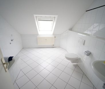 II 2 – Raum Dachgeschoss Wohnung mit Galerie und EBK – ab sofort II - Foto 4