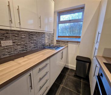 3 bedroom apartment to rent - Photo 2