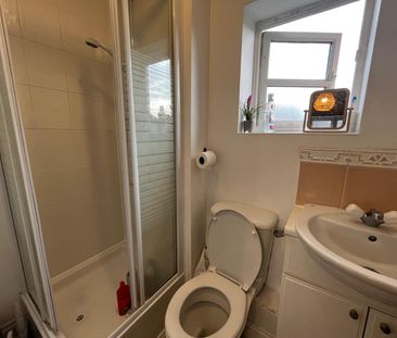 1 bed house / flat share to rent in Hatcher Crescent - Photo 5