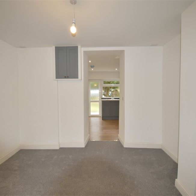 2 Bedroom Terraced Available Arranging tenancy - Photo 1