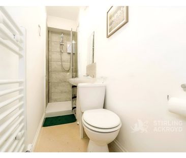 Waterloo Road, Aldershot, Hampshire, GU12 4NS - Photo 1