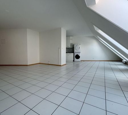 AU COEUR DE LA VILLE ! APPARTEMENT DE 4.5 PIECES MANSARDÉ - Foto 3