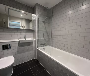 Murray Green, Woking, Surrey, GU21 - Photo 1