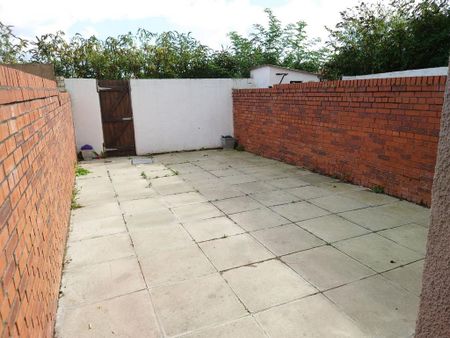 5 bedroom terraced house to rent - Photo 3