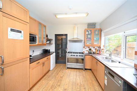 Room Rental 5 9 Eglantine Avenue, Belfast, BT9 6DW - Photo 5