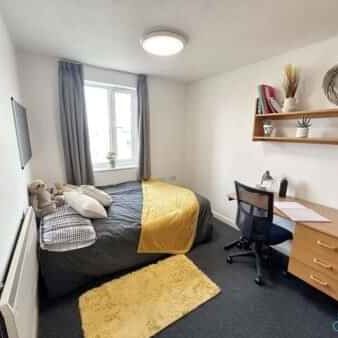 Deluxe En-suite Dolphin House - Photo 1