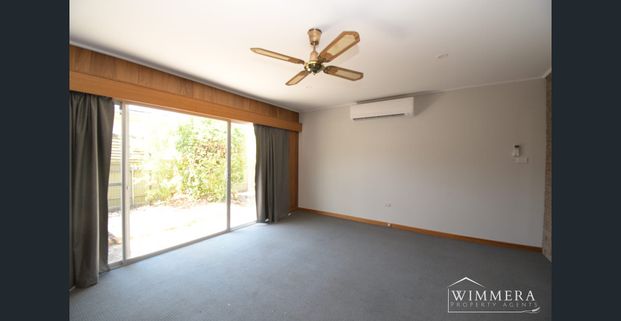 Family Living! - Photo 1