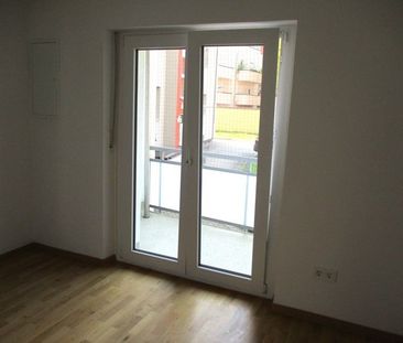 Renovierte 3 - Zimmer Wohnung mit Balkon und Einbauküche in attrakt... - Photo 4