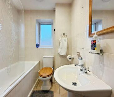 Caravel Close, Chafford Hundred, Grays, RM16 - Photo 6