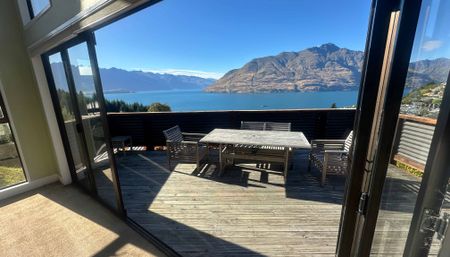 Home and Unit rented as one! - Photo 4