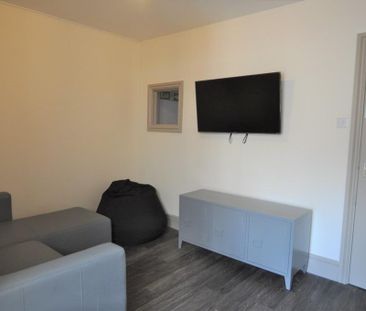 4 bedroom terraced house to rent - Photo 1