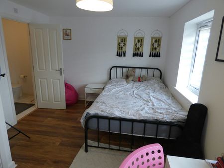 Town house to rent on - Photo 5