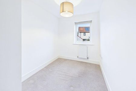 3 bedroom detached house to rent - Photo 4