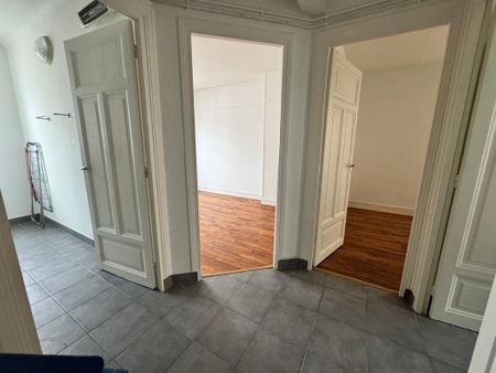 APPARTEMENT T2 A LOUER - PARIS 17EME ARRONDISSEMENT Batignolles 10 - 38.09 m - 1 345 € - Photo 2
