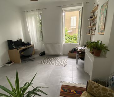 Appartement 2 pièces 37m2 MARSEILLE 4EME 575 euros - Photo 1