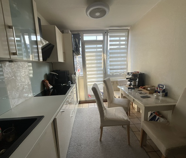 Renovierte Balkonwohnung mit neuem Bad - Photo 4