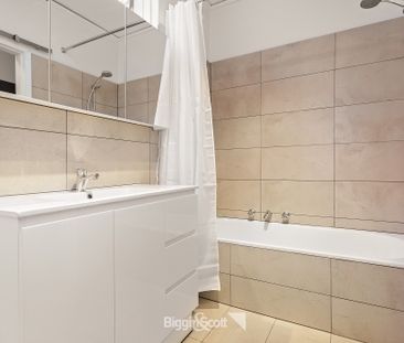 RENOVATED, EXTRA SPACIOUS & SECURE ONE BEDROOM APARTMENT - Photo 6