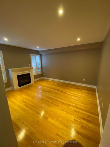 Detached Home For Lease | E8108584 - Photo 3