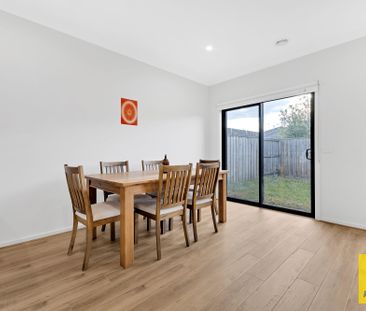 Live Smarter. Live Stylish. Live Here. - Photo 6