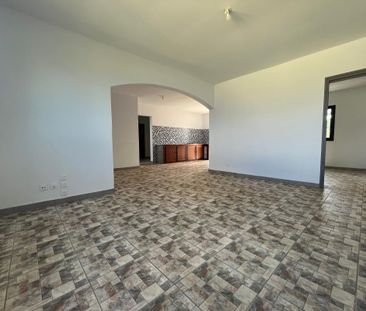 Location Appartement 3 pièces 90m² ST JOSEPH 97480 - Photo 1