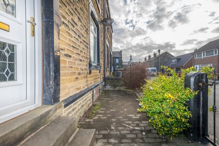 EAST PARK STREET MORLEY LEEDS - Photo 2