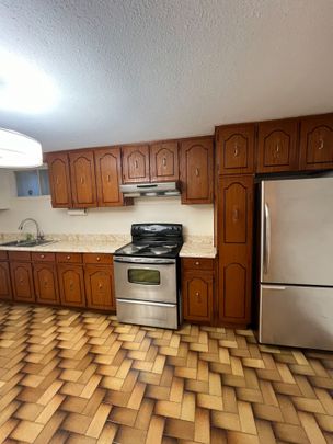 For Lease - 6 Romanway Crescent, Toronto, Ontario - Photo 1