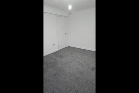 2 Bed Semi-Detached House, Thomas Close, NG3 - Photo 2