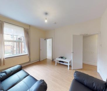 Room in a Shared House, Watkin St, NG3 - Photo 1
