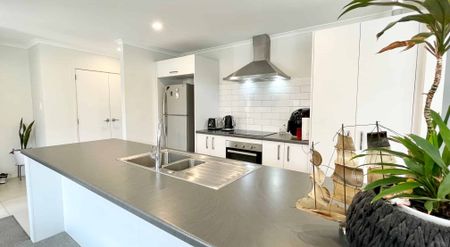 Immaculate home! - Photo 3