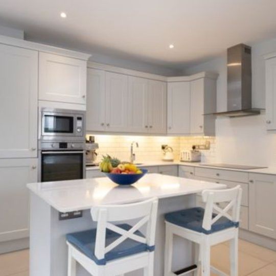 Room for rent in 4-bedroom house in Rathcoole, Dublin - Photo 1