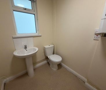 197 Alexandra Park Avenue, Belfast, BT15 3GB - Photo 4