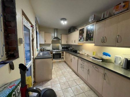 3 bedroom terraced house to rent - Photo 4