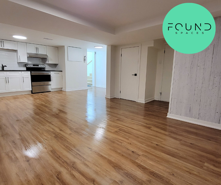 $1,900 / 2 br / 1 ba / 762 sqft 2BR Duplex in Hamilton - Photo 3