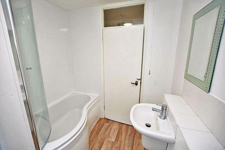 2 bedroom maisonette to rent - Photo 5