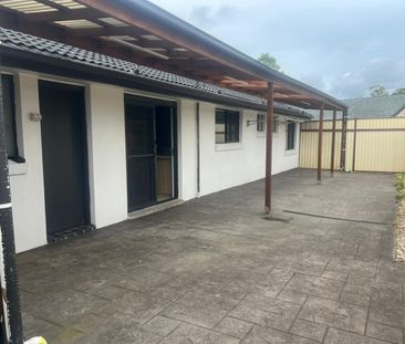 Beautiful Three Bedroom Home - Photo 4