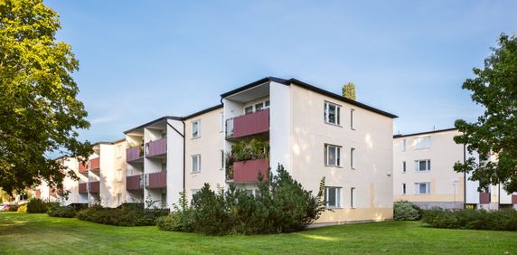 Kungsfågelgatan, Västerås - Photo 2