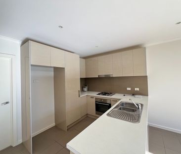 2 bedroom townhouse in the heart of Boronia - Photo 5