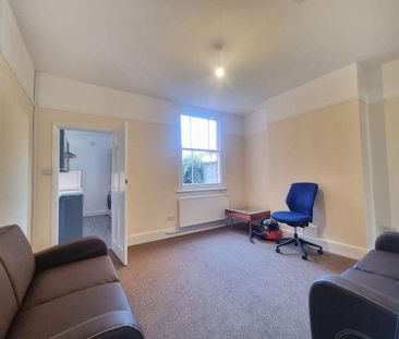 4 bedroom terraced house to rent - Photo 2