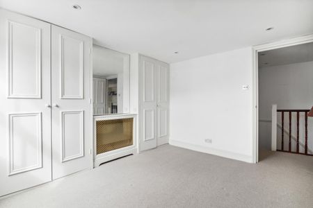 3 bedroom flat in South Kensington - Photo 3