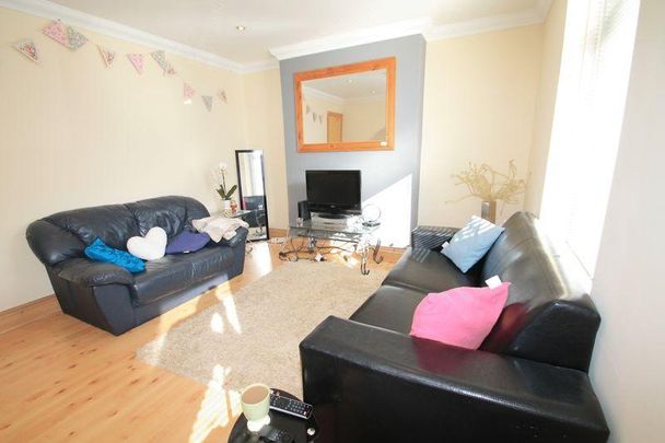 3 bedroom apartment to rent - Photo 1