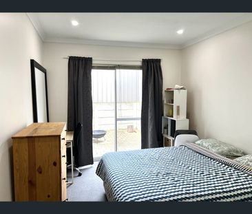 Unit 9/22 Wooramel Way, Nollamara, WA 6061 - Photo 5