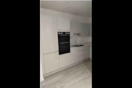 3 Bed Flat, Tyburn Gardens, E16 - Photo 5