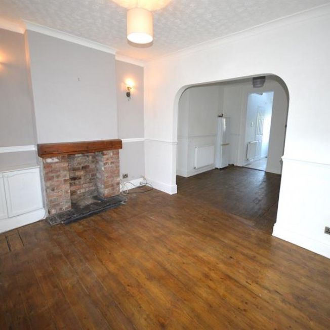 2 Bedroom End Terrace To Let - Photo 1