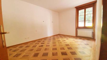 LUSSY-PRÈS-ROMONT – ROUTE DU VILLAGE 21 – BEAU 3.5 PIÈCES AU REZ-DE-CHAUSSÉE – CUISINE RÉNOVÉE – ENSOLEILLÉ - Foto 3