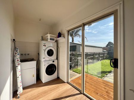 Spacious Family Home in the Heart of Bell Post Hill - Photo 5